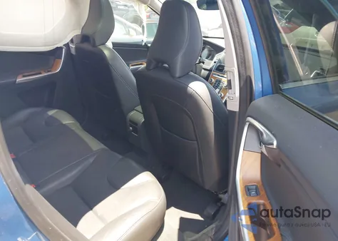 2017 Volvo Xc60 T6 Inscription z USA, uszkodzony, nr VIN YV449MRUXH2134516